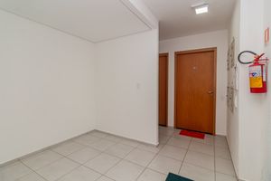 Image 21 - 887487