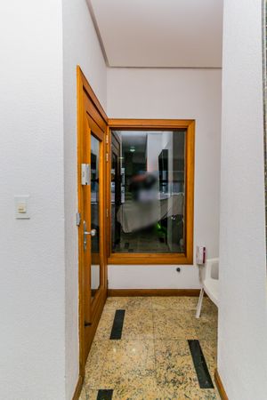 Image 27 - 857977