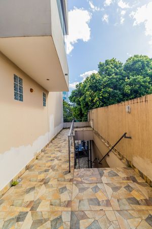 Image 30 - 304831