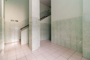 Image 29 - 885163
