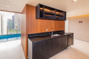 Image 22 - 931700
