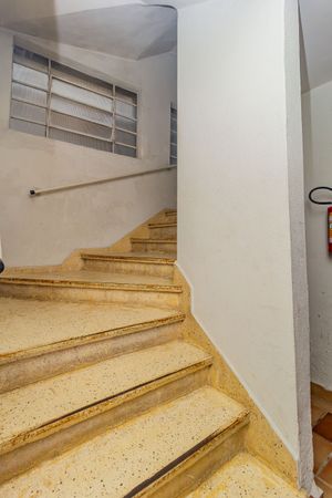 Image 14 - 858402