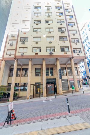 Image 20 - 926561