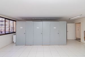 Image 32 - 926561
