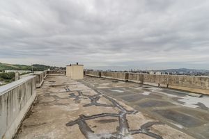 Image 26 - 883957