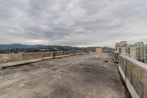 Image 32 - 883957
