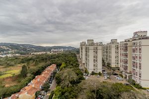 Image 21 - 883957