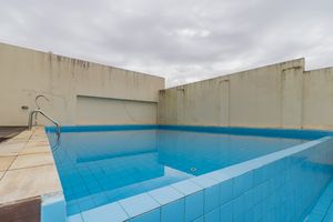 Image 8 - 883957