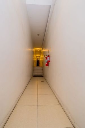 Image 28 - 915186