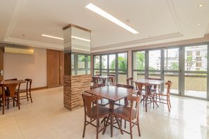 Image 28 - 881417