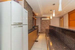 Image 32 - 881417