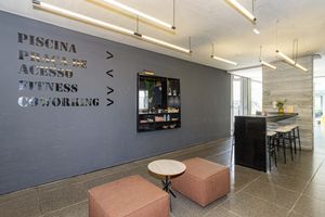Image 18 - 900236