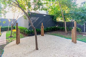 Image 31 - 922253