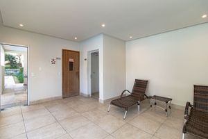 Image 15 - 813819