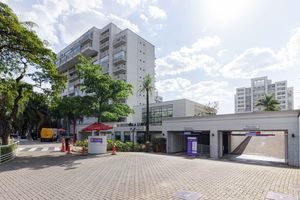 Image 12 - 915179