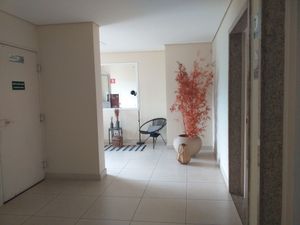 Image 52 - 884667