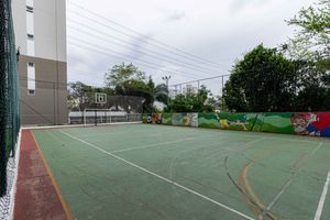Image 39 - 932330