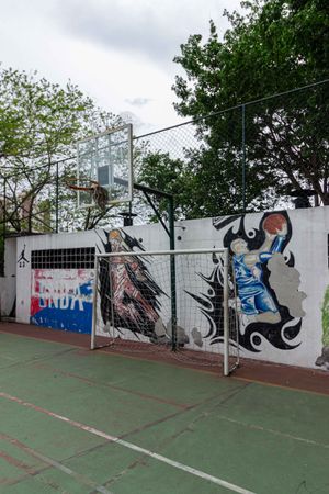 Image 40 - 932330