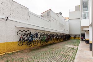 Image 45 - 932330