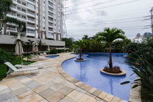 Image 48 - 932330