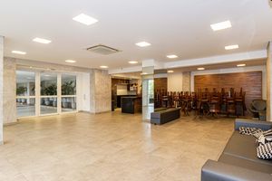 Image 67 - 932330