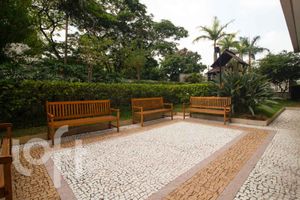Image 139 - 921957