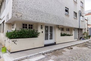 Image 20 - 868368