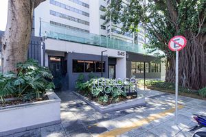 Image 1 - 885891