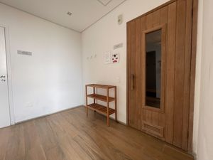 Image 39 - 923936