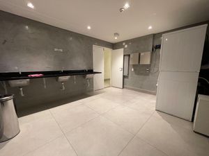 Image 37 - 923936