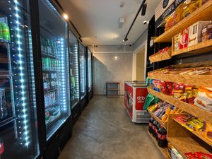 Image 32 - 923936