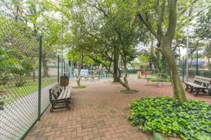 Image 10 - 2058