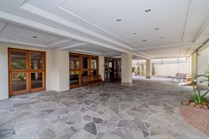 Image 23 - 651019