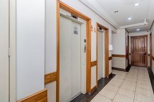Image 25 - 651019
