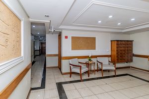 Image 28 - 651019