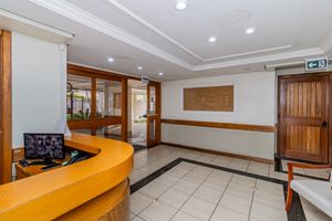 Image 29 - 651019
