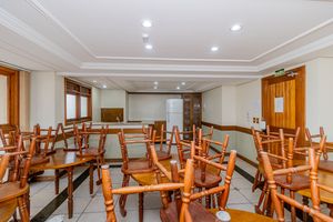 Image 33 - 651019