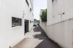 Image 30 - 863731