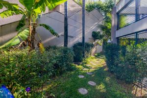 Image 87 - 703925
