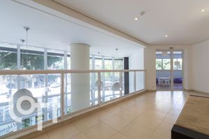 Image 15 - 21405