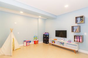 Image 34 - 806524