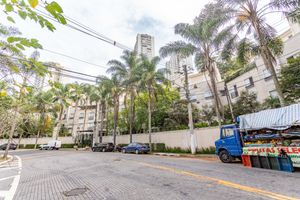 Image 34 - 888649
