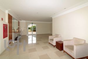 Image 40 - 381323