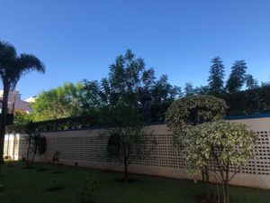 Image 15 - 879694