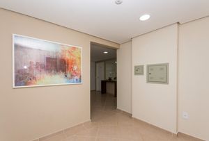 Image 26 - 327705