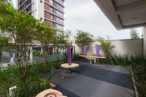 Image 49 - 873913