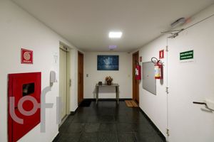 Image 20 - 882843