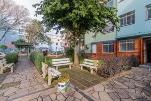 Image 32 - 882417