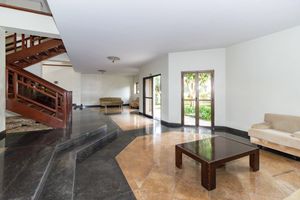Image 117 - 318575