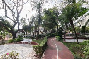 Image 135 - 318575